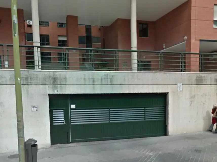 Parkplatz von Garage zur Miete in Madrid
