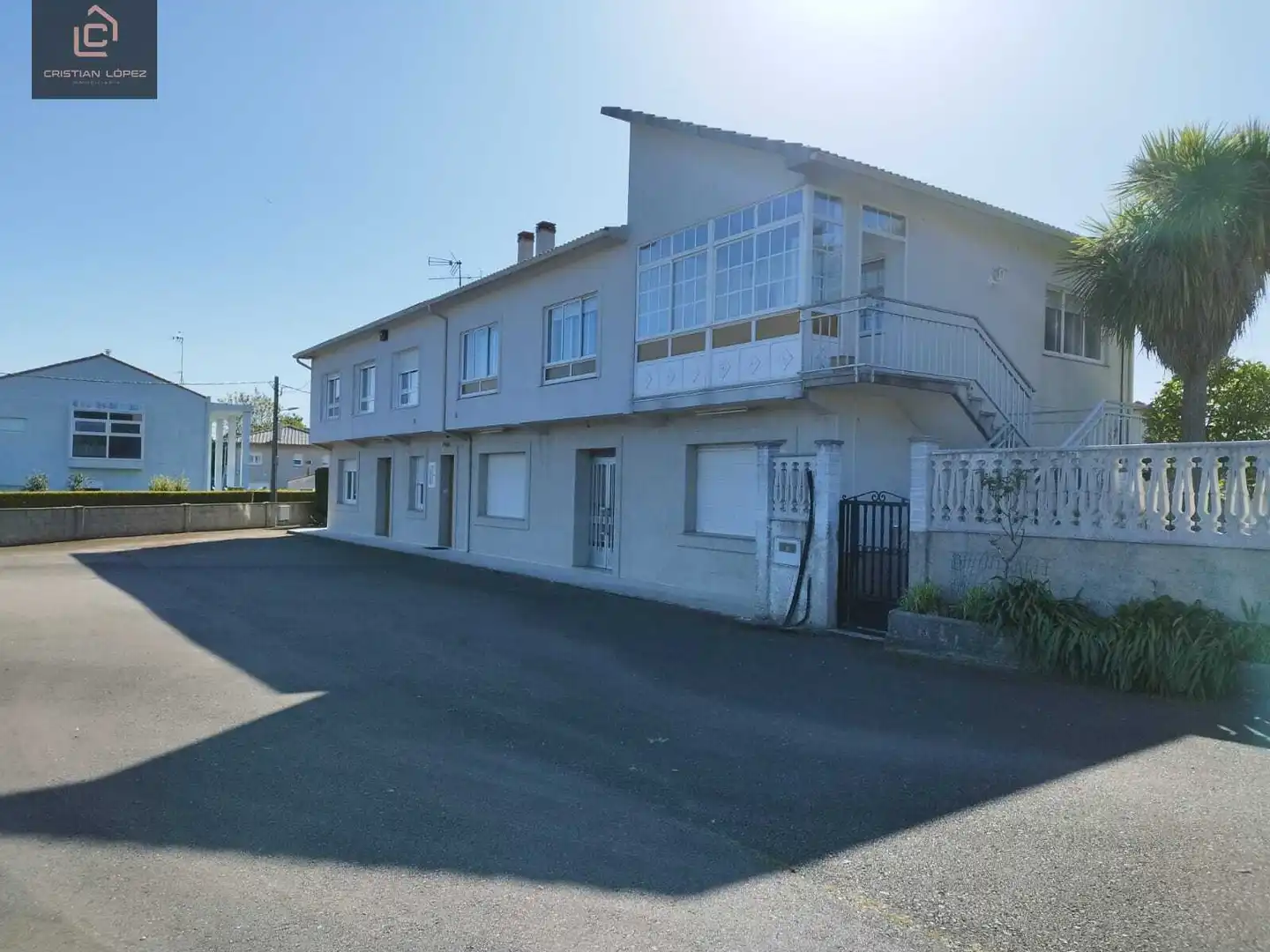 Vista exterior de Casa o xalet en venda en Abegondo amb Calefacció, Parquet i Terrassa