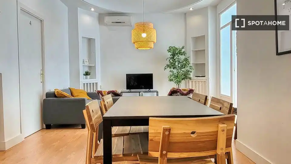 Dining room of Flat for share in Madrid  with Air Conditioner, Heating and Furnished
