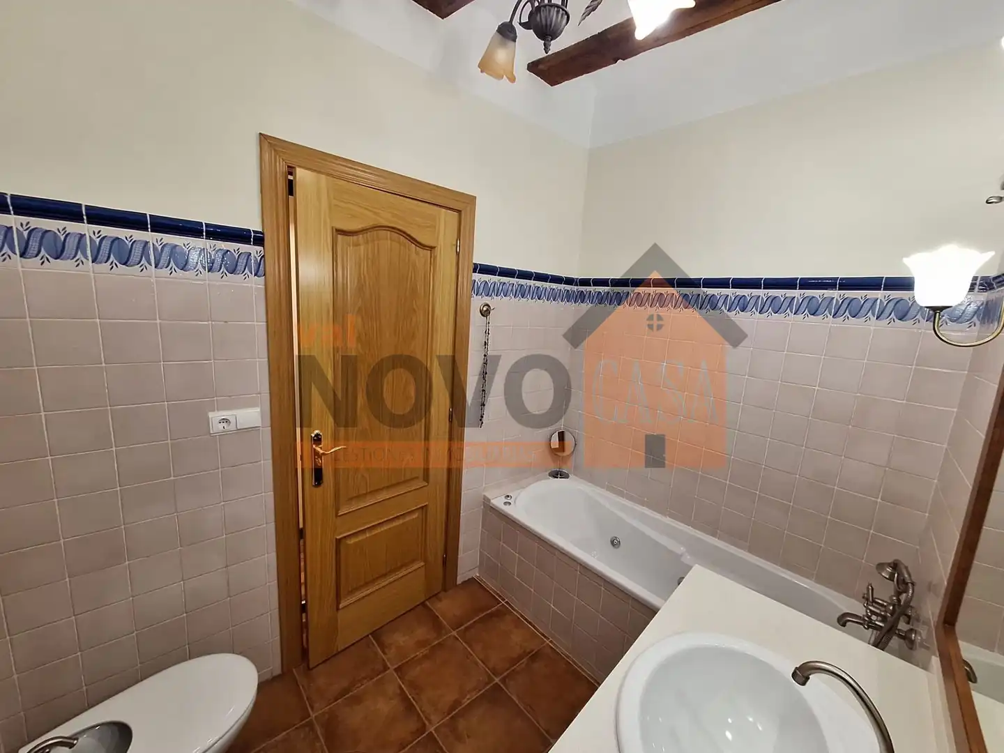 Bathroom of Flat for rent in Valencia  with Air Conditioner