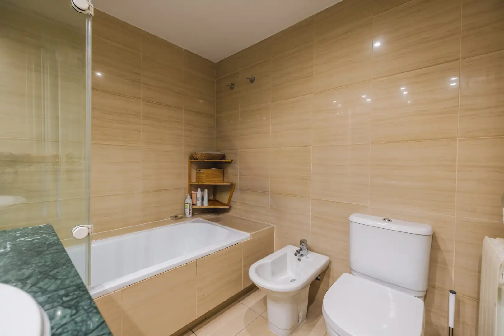 Badezimmer von Wohnung zum Verkauf in Las Rozas de Madrid mit Klimaanlage, Heizung und Gemeinschaftspool