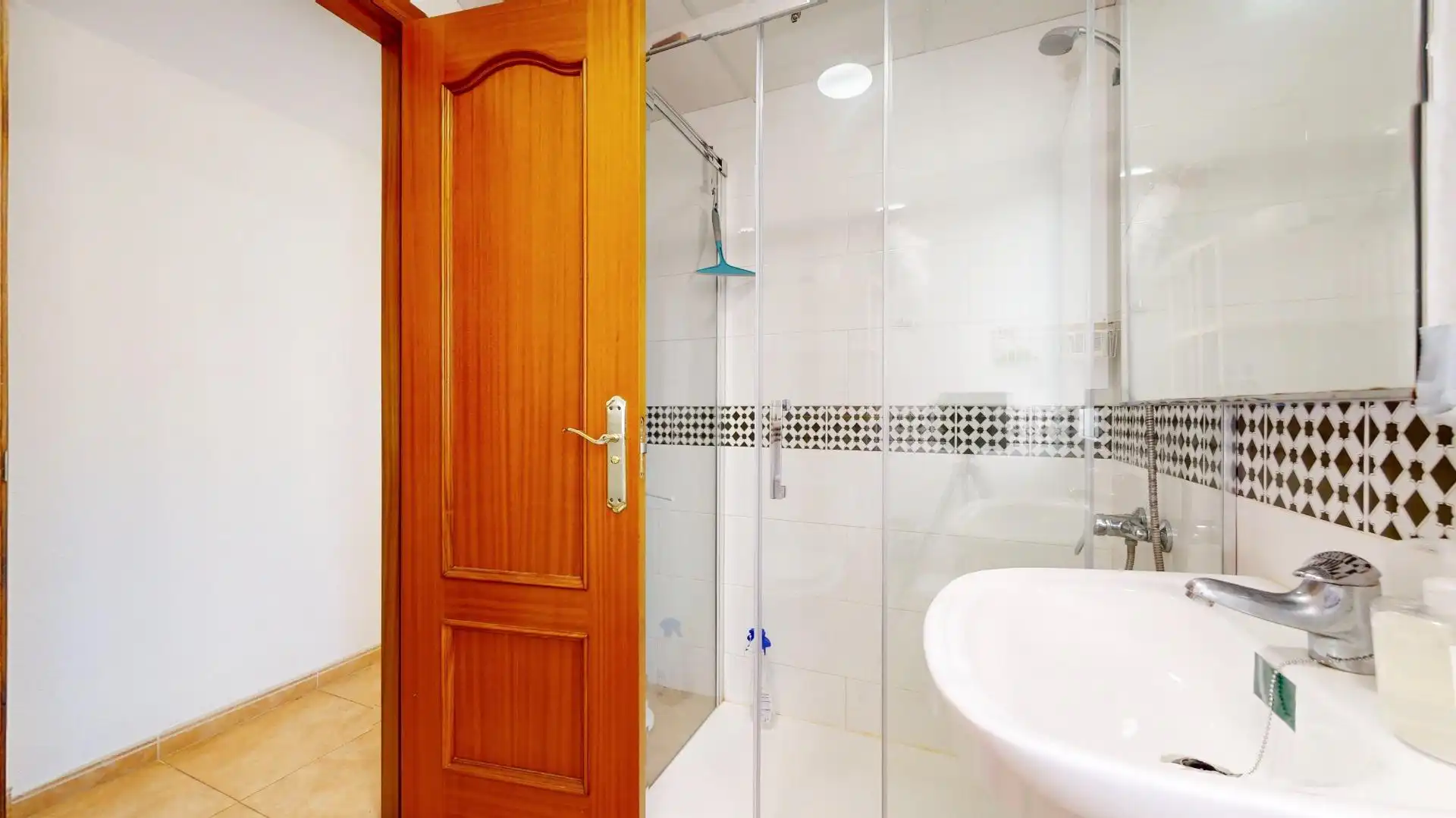 Bathroom of Flat for sale in Roquetas de Mar