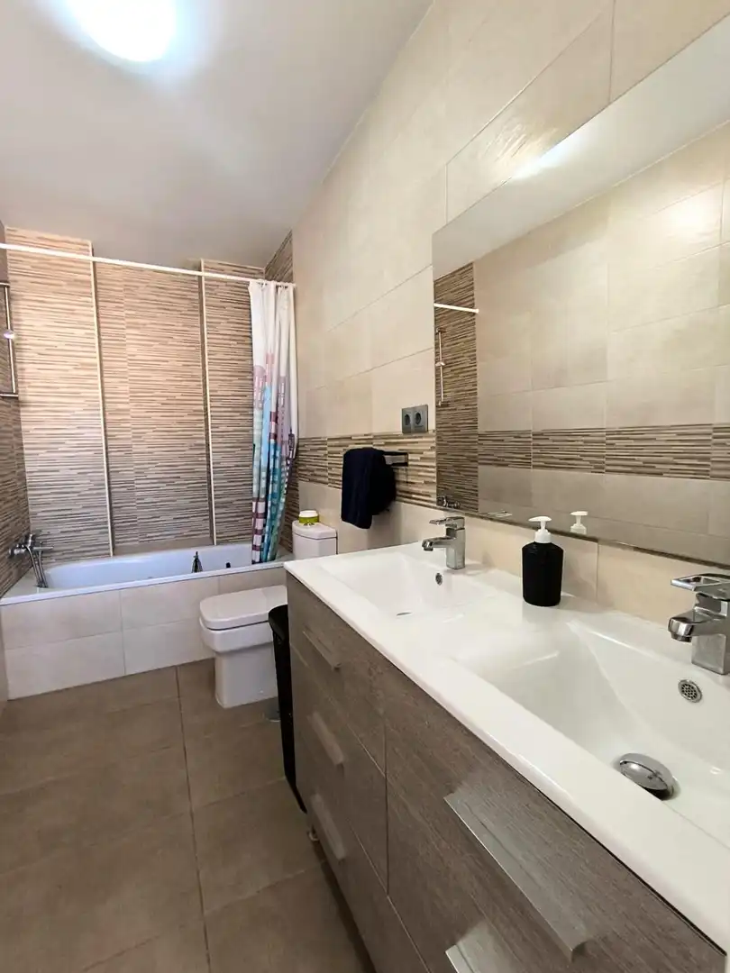 Badezimmer von Maisonette zum Verkauf in Alhaurín de la Torre mit Klimaanlage, Parkett und Terrasse