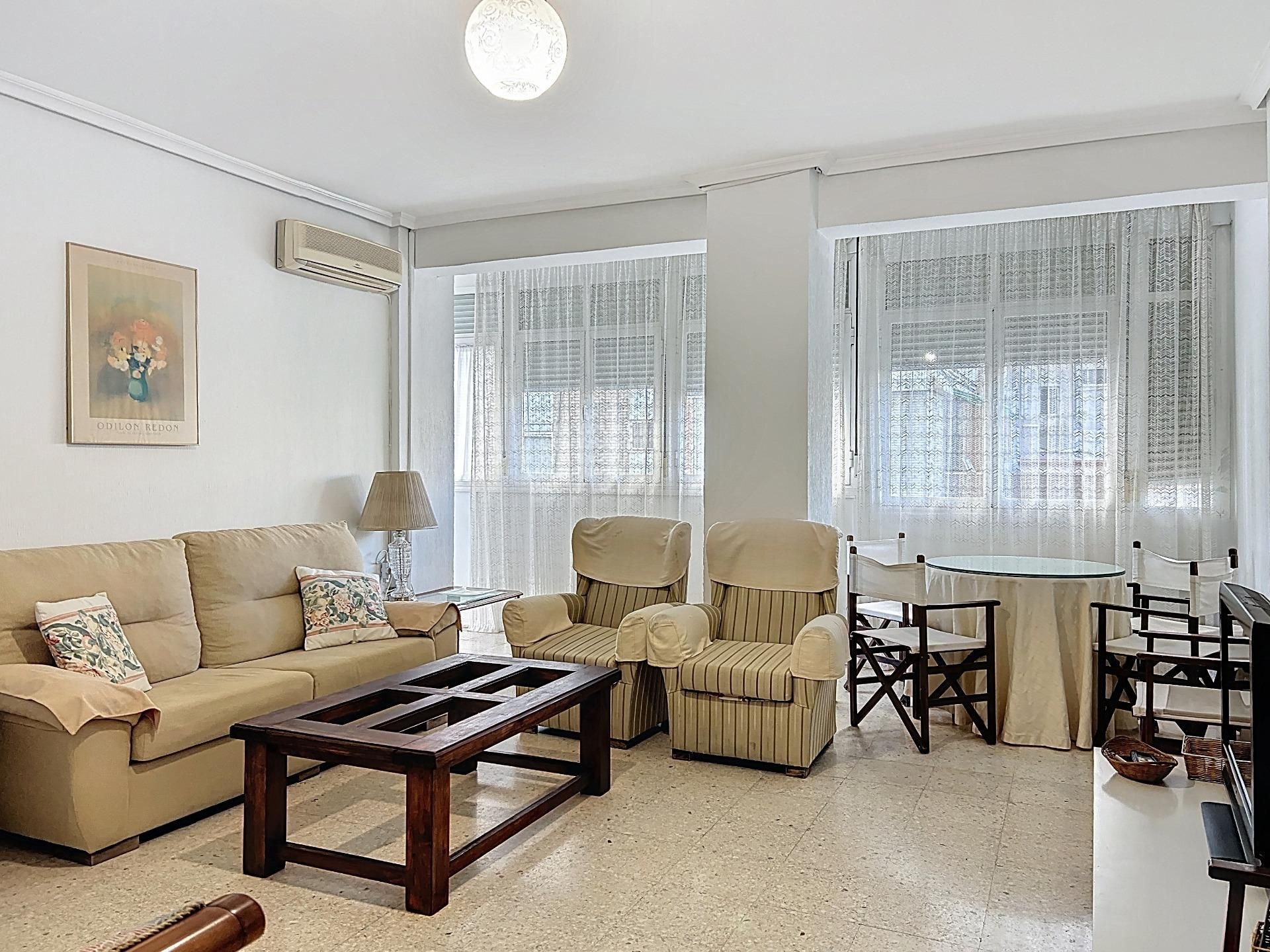 Living room of Flat for sale in  Sevilla Capital  with Air Conditioner, Terrace and Balcony