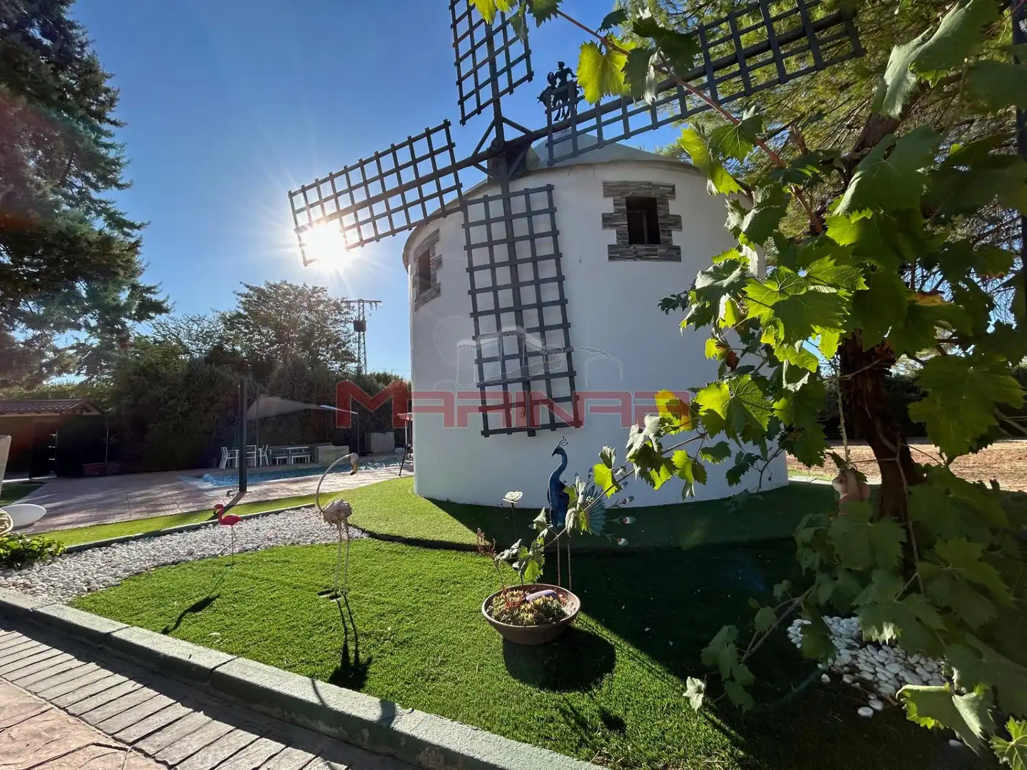 Vista exterior de Casa o xalet en venda en Colmenar de Oreja amb Aire condicionat, Calefacció i Jardí privat