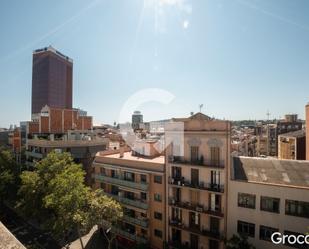 Vista exterior de Estudi en venda en  Barcelona Capital amb Aire condicionat i Terrassa