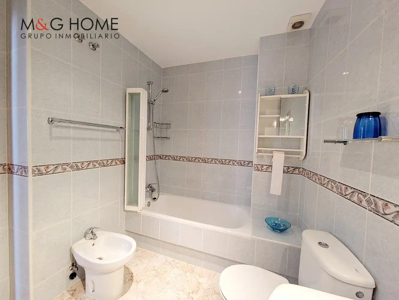 Badezimmer von Maisonette zum Verkauf in Nerja mit Terrasse, Abstellraum und Möbliert