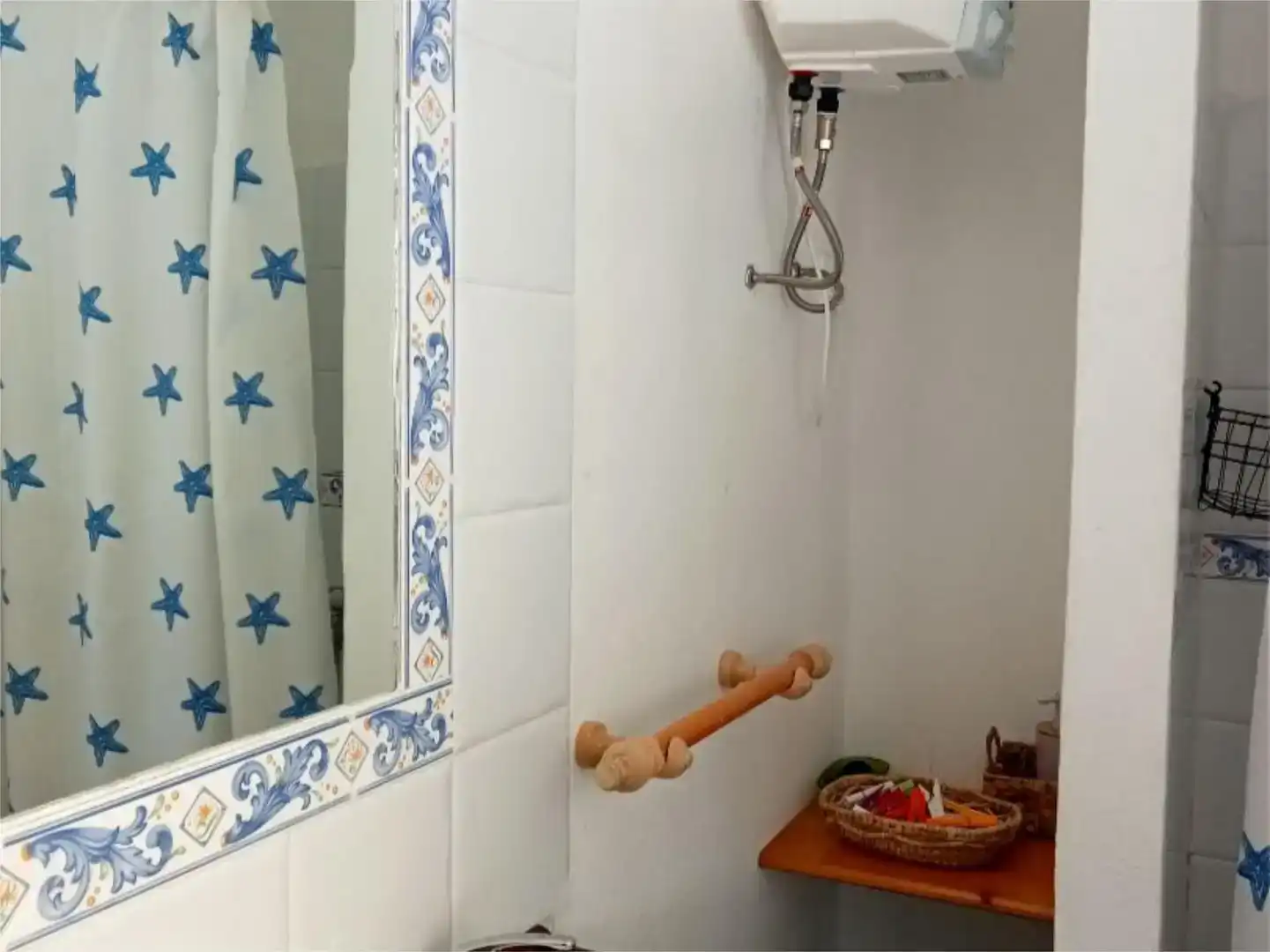 Baño de Piso de alquiler en Vallehermoso con Amueblado