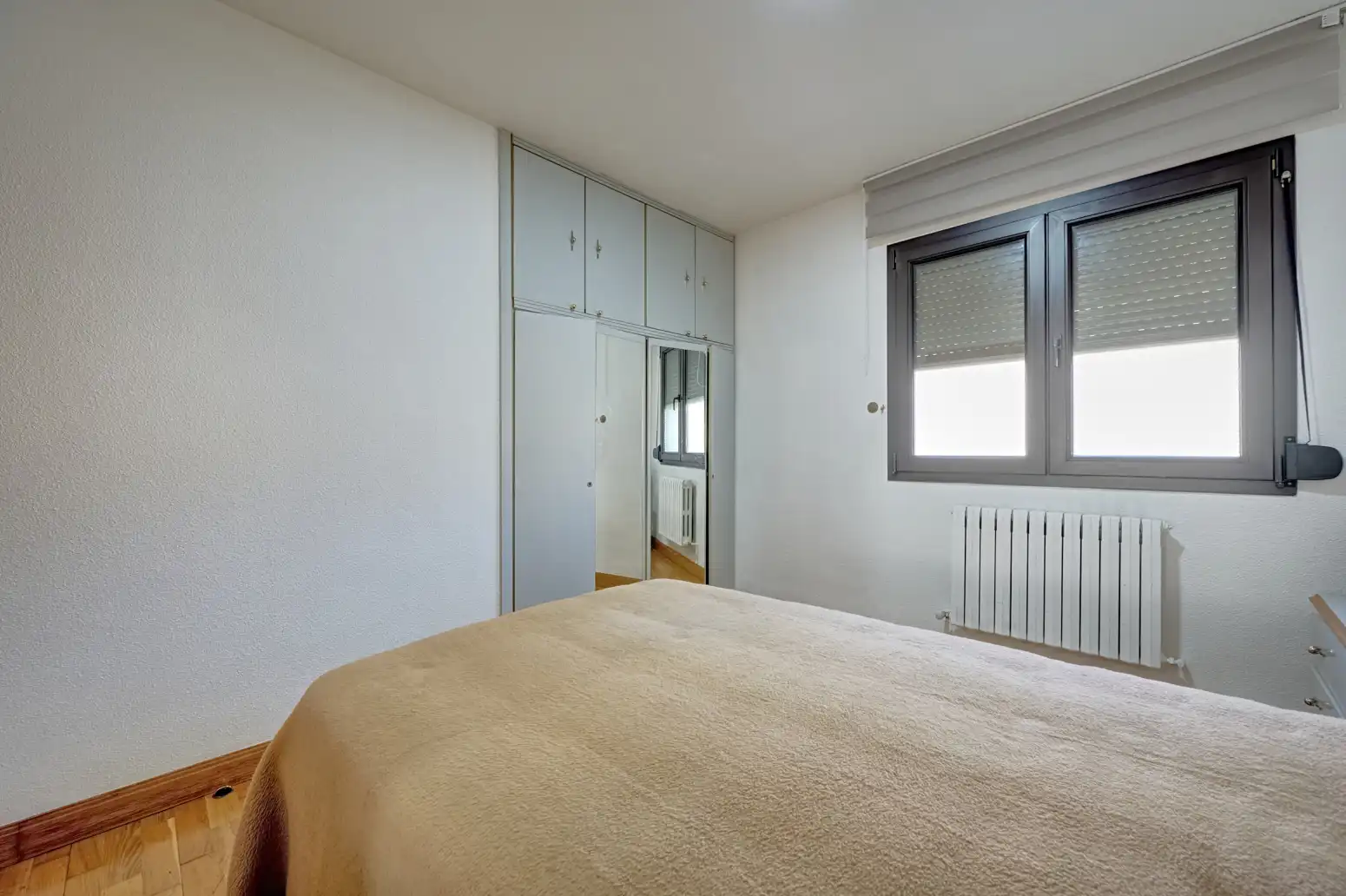 Schlafzimmer von Wohnung zum Verkauf in  Pamplona / Iruña mit Parkett, Terrasse und Abstellraum