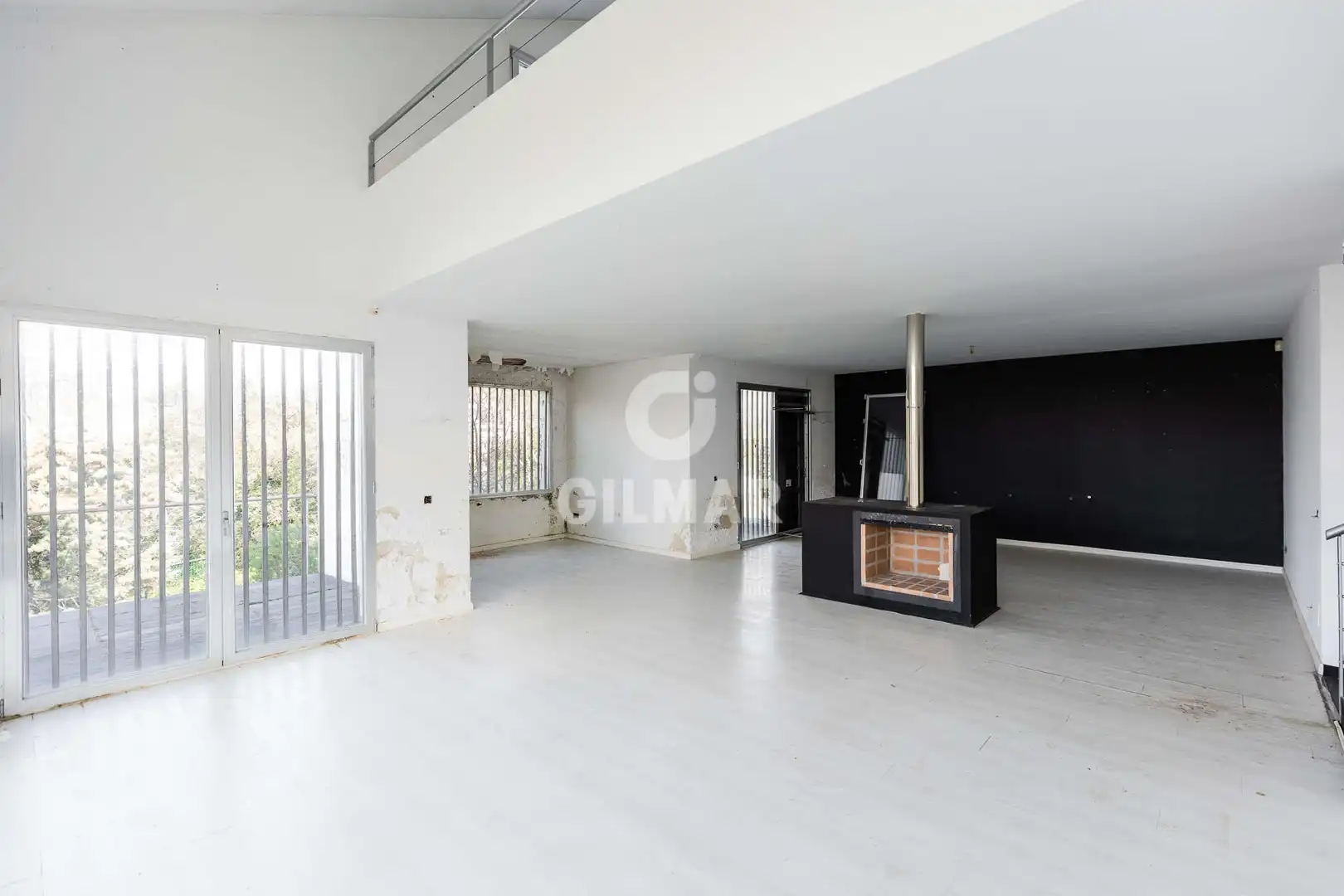 Sala de estar de Casa o chalet en venta en Becerril de la Sierra con Calefacción y Jardín privado