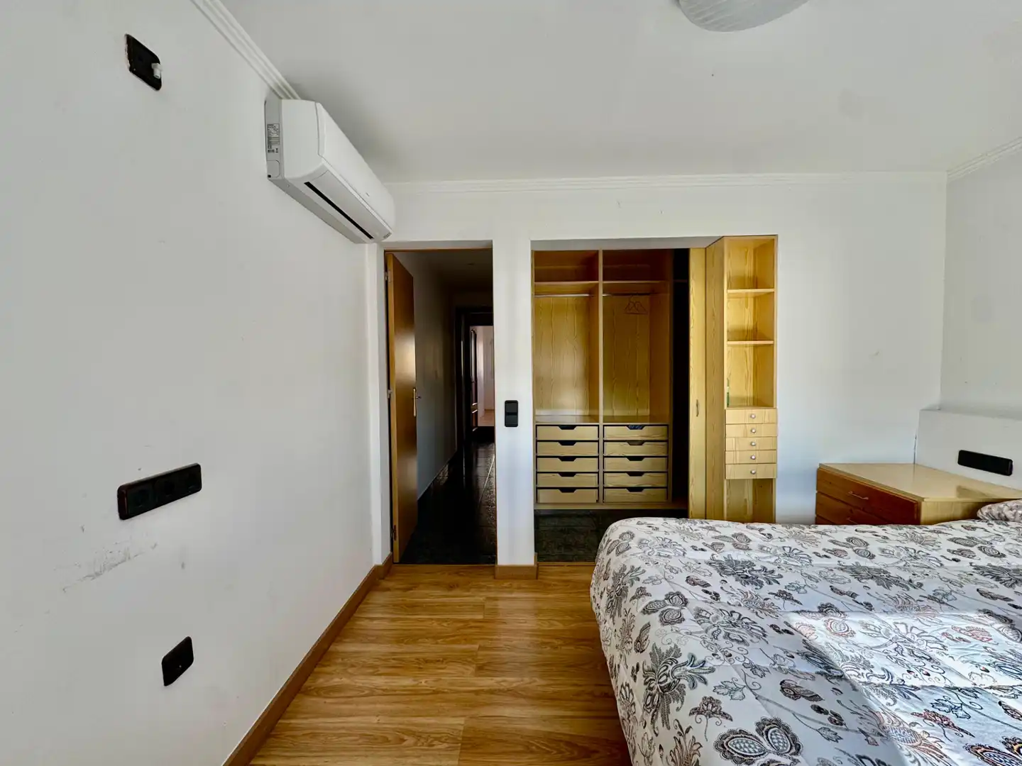 Habitación de Ático en venta en El Prat de Llobregat con Aire acondicionado, Calefacción y Terraza