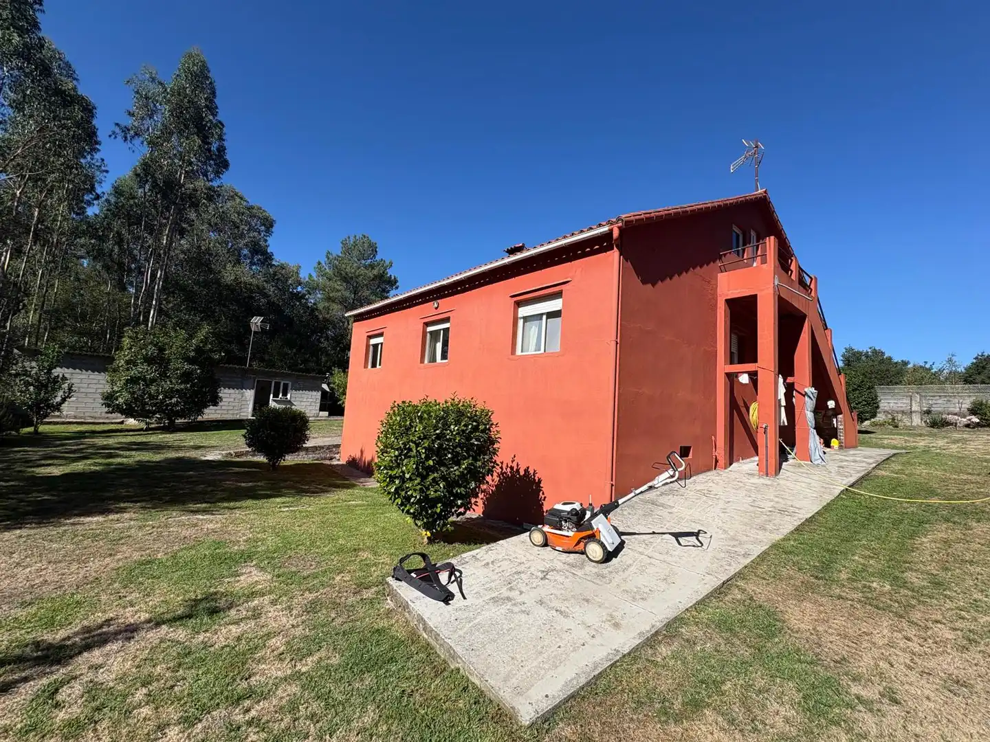 Vista exterior de Casa o chalet en venta en Covelo con Jardín privado, Trastero y Amueblado