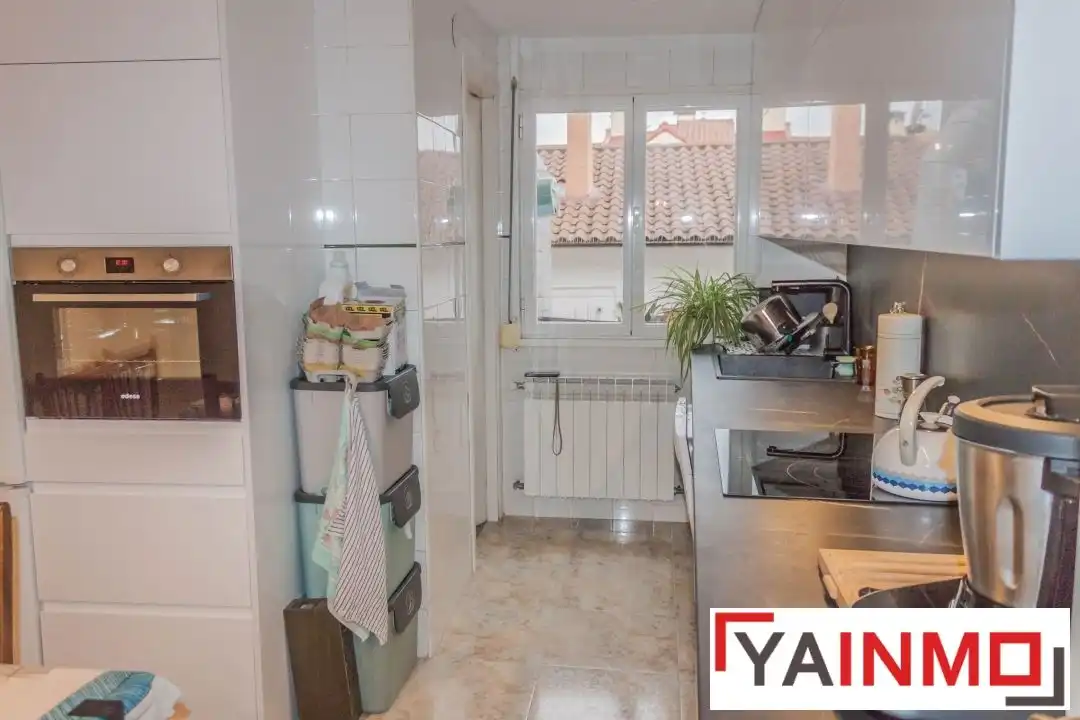 Cocina de Piso en venta en Vitoria - Gasteiz con Calefacción, Parquet y Balcón