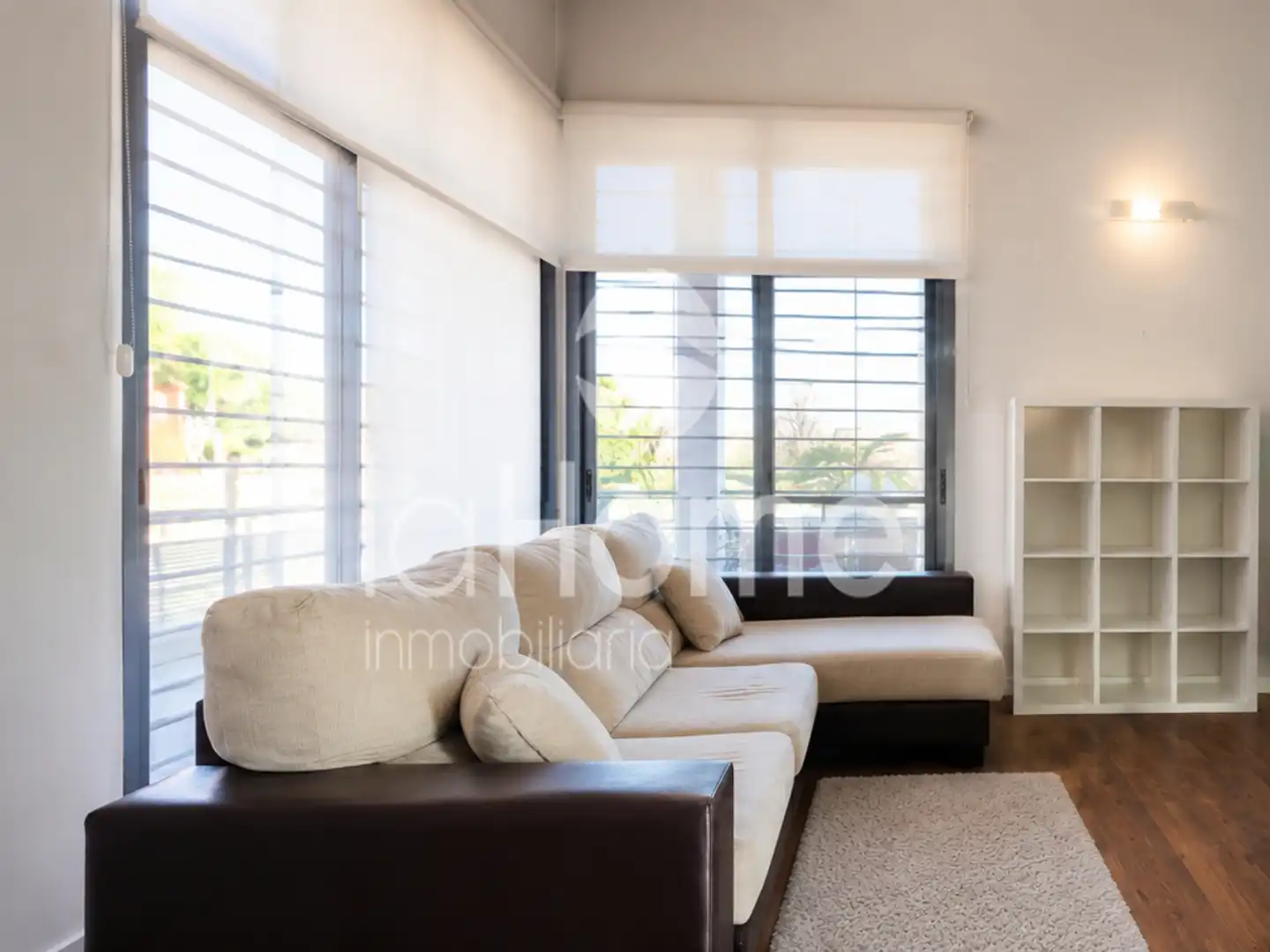 Living room of Houses for sale in La Pobla de Vallbona  with Air Conditioner, Parquet flooring and Terrace