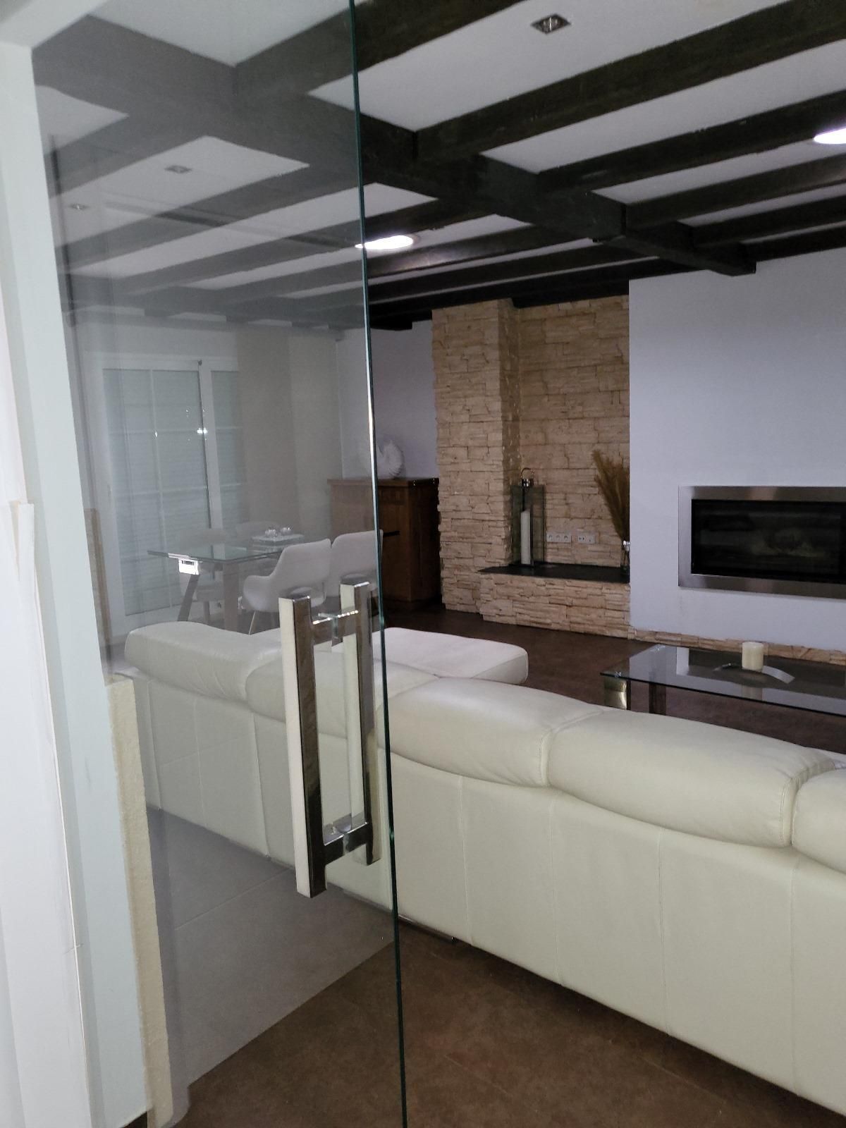 Sala d'estar de Casa o xalet en venda en El Palomar amb Aire condicionat, Jardí privat i Terrassa