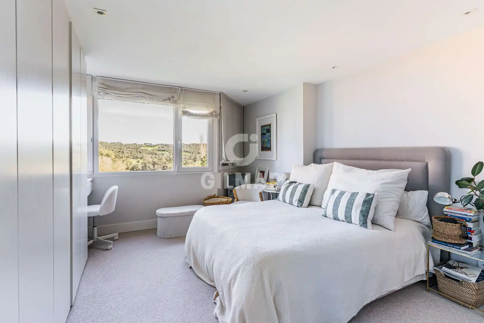 Bedroom of Flat for sale in Madrid  with Heating, Private garden and Swimming Pool