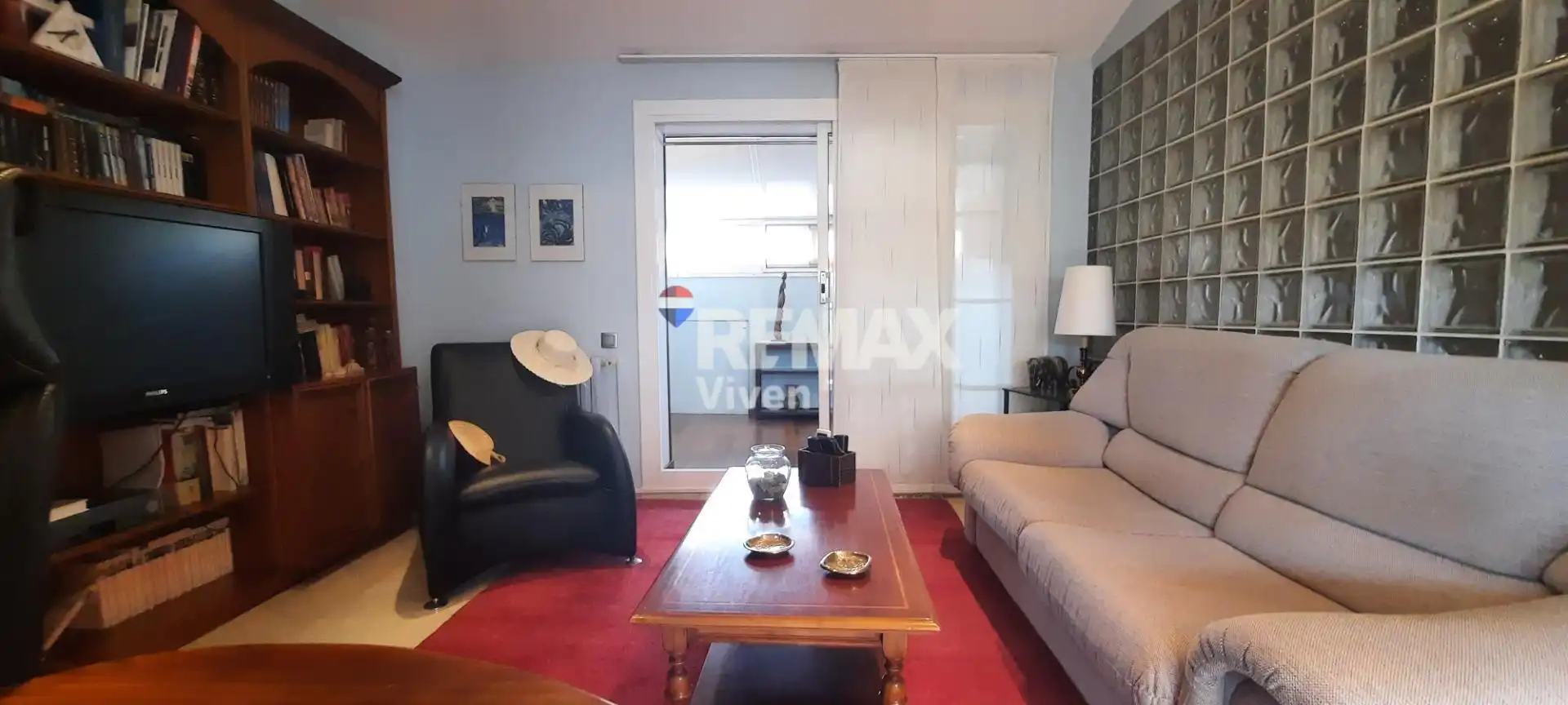 Sala d'estar de Casa adosada en venda en Vilanova i la Geltrú amb Aire condicionat, Calefacció i Jardí privat