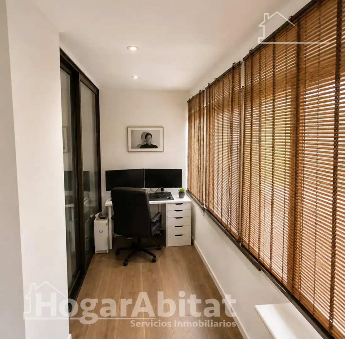 Flat for sale in Valencia  with Air Conditioner, Heating and Furnished