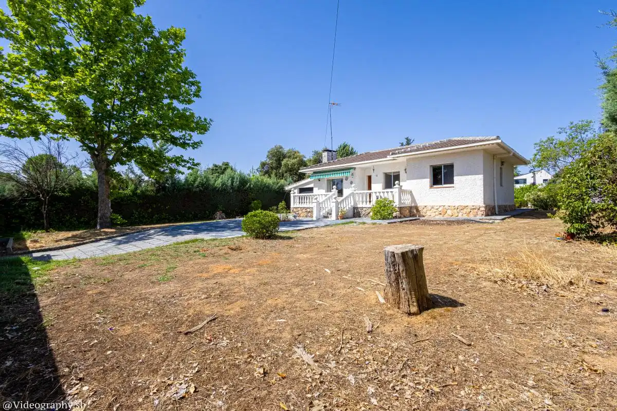 Exterior view of Houses for sale in Nuevo Baztán  with Heating, Private garden and Swimming Pool