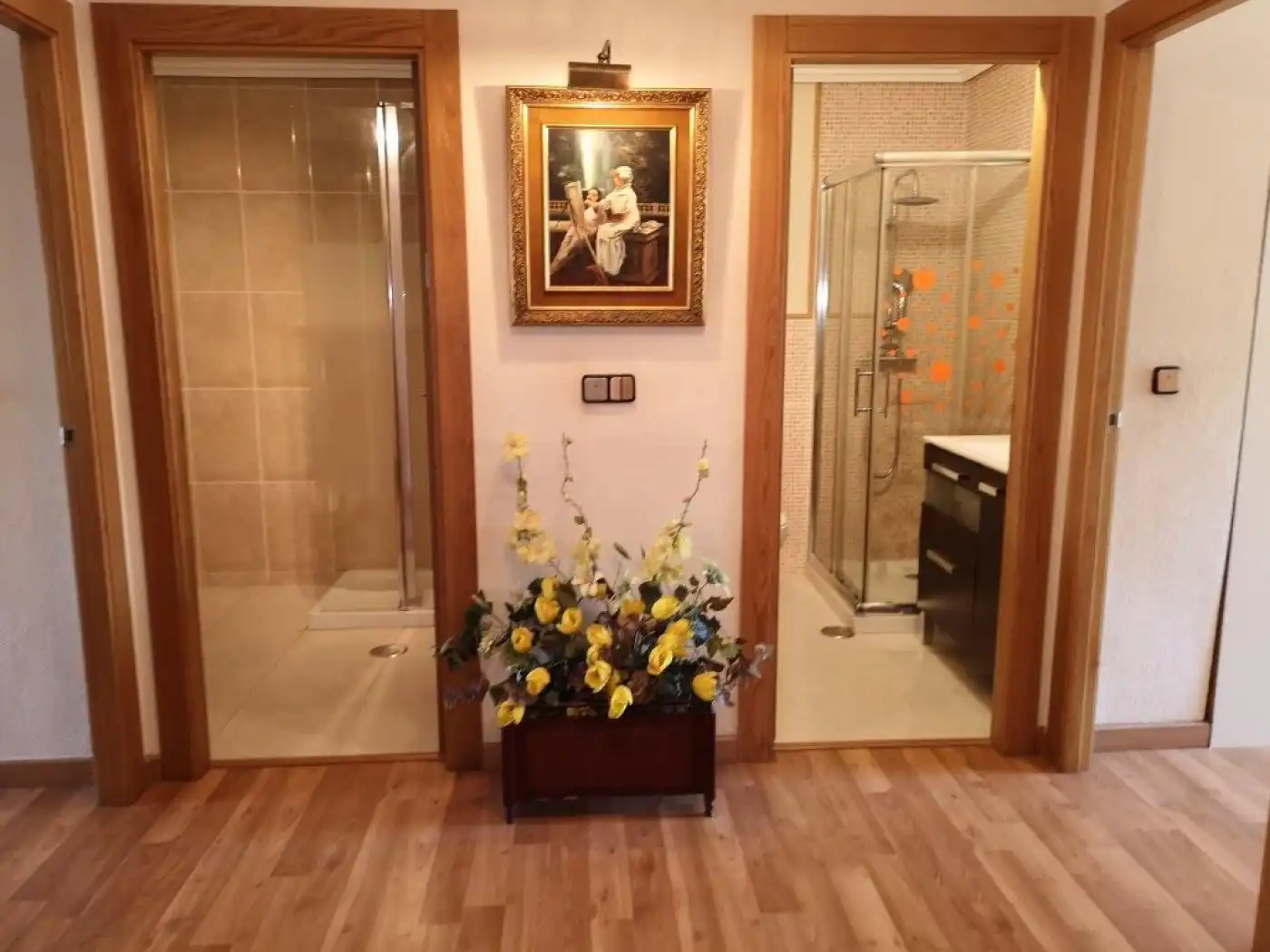 Baño de Piso para compartir en Cartagena con Aire acondicionado y Parquet