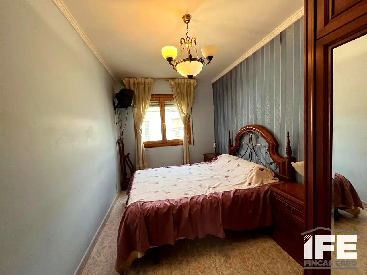 Dormitori de Casa o xalet en venda en Alagón amb Jardí privat i Moblat