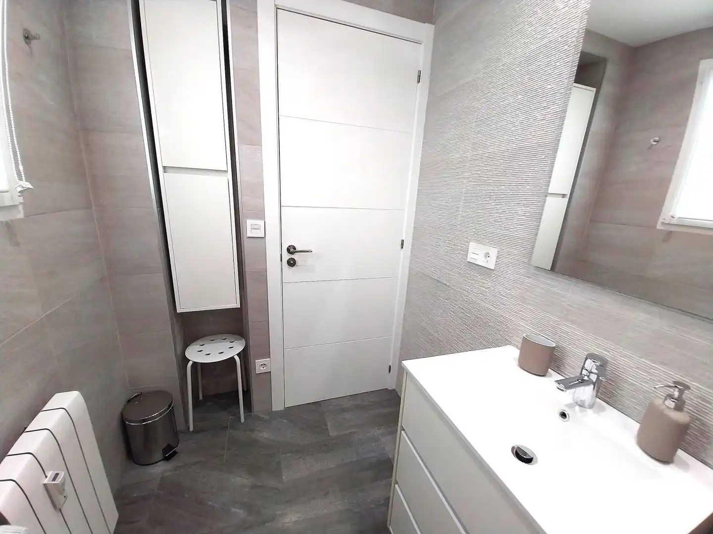 Bathroom of Flat for rent in Valladolid  with Air Conditioner, Heating and Terrace