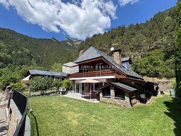 Casa pareada con jardín en venta en Pal - Xixerella