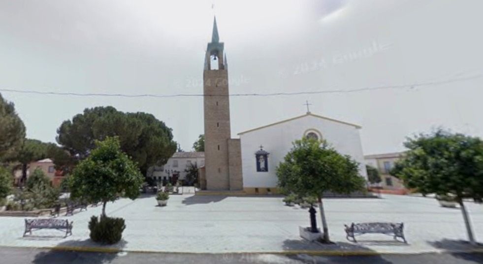 Vista exterior de Casa o xalet en venda en Utrera amb Aire condicionat, Jardí privat i Terrassa