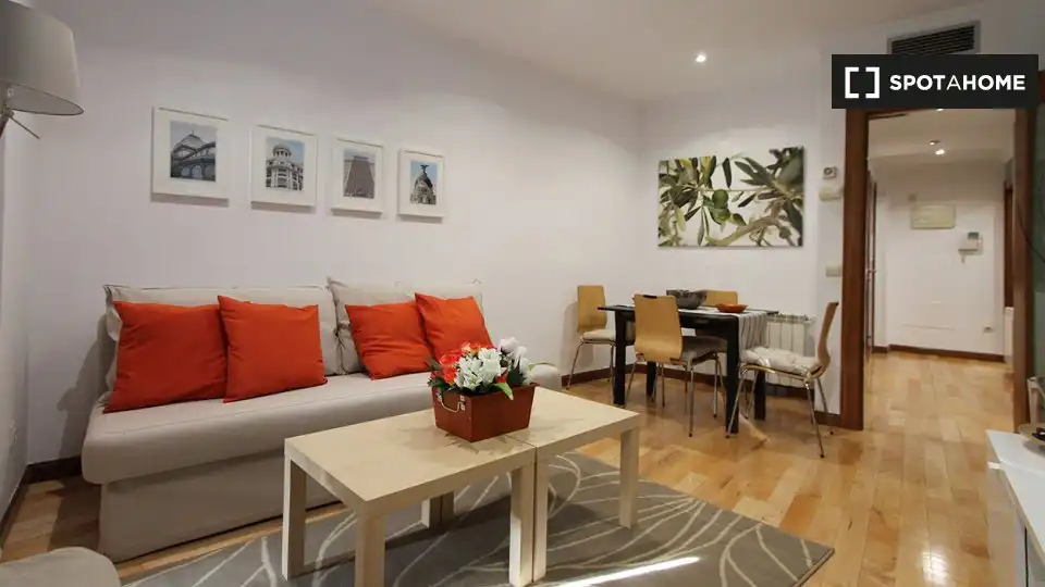 Flat for rent in Adelfas