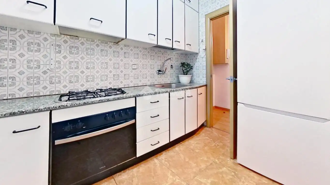 Cocina de Piso en venta en Barcelona con Calefacción y Parquet