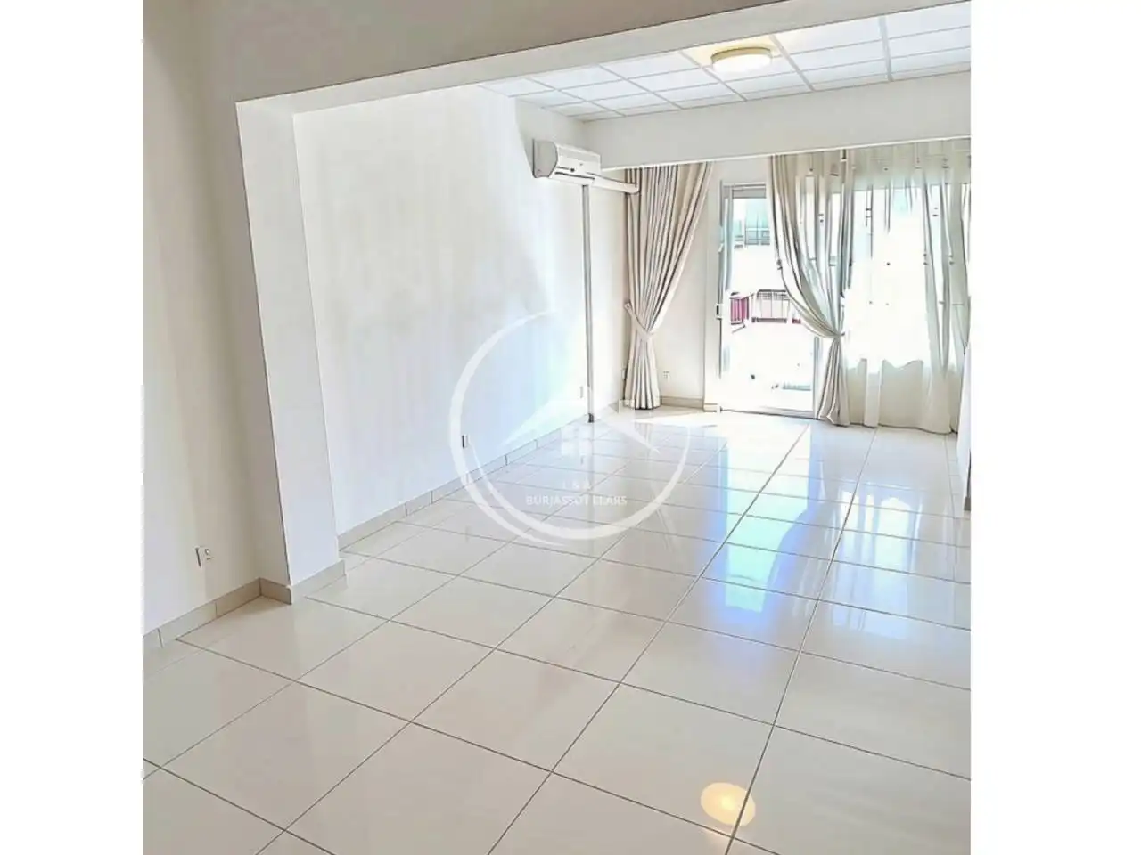 Piso con terraza en venta en Benicalap, imagen 3