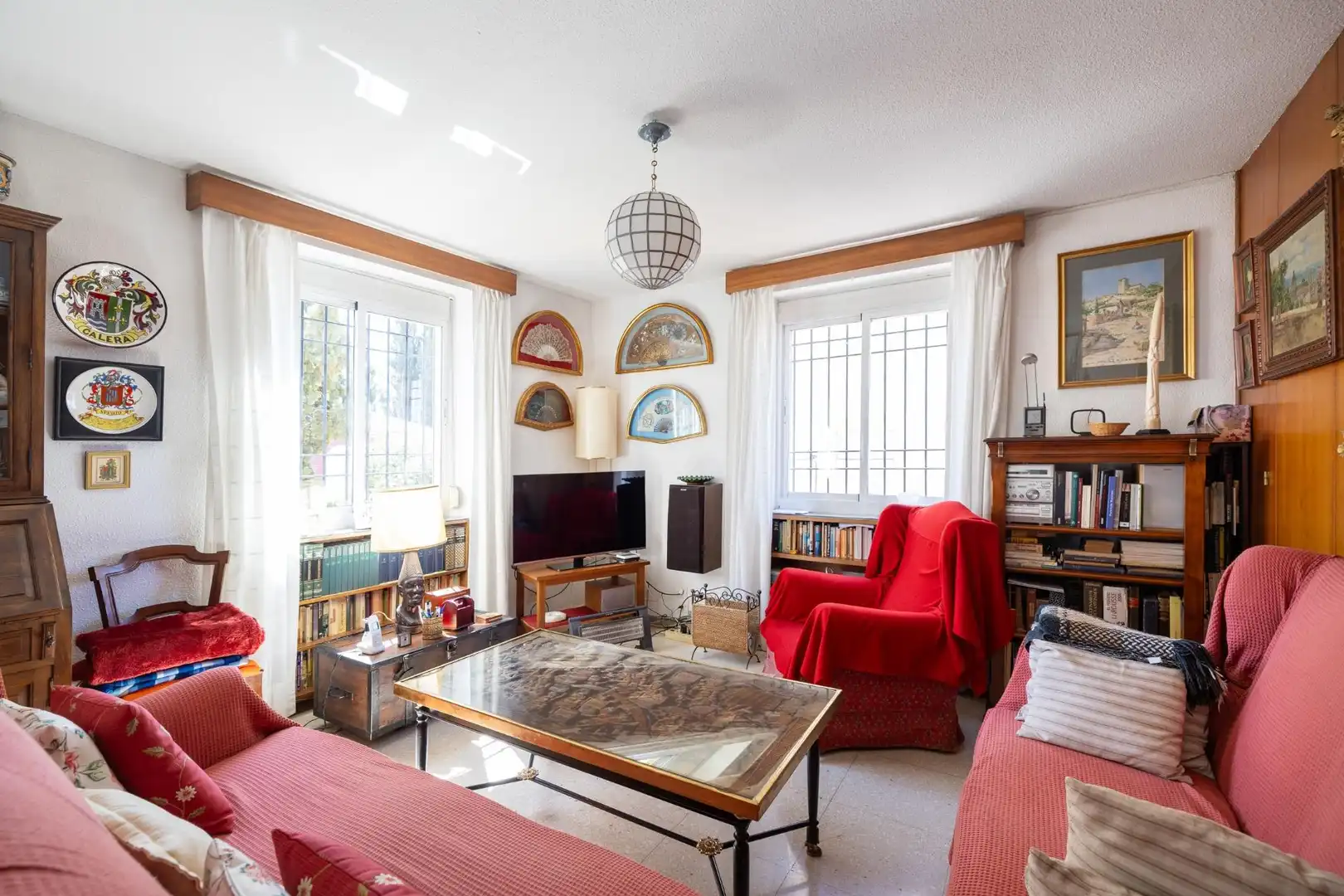 Living room of Flat for sale in  Granada Capital  with Heating, Private garden and Terrace