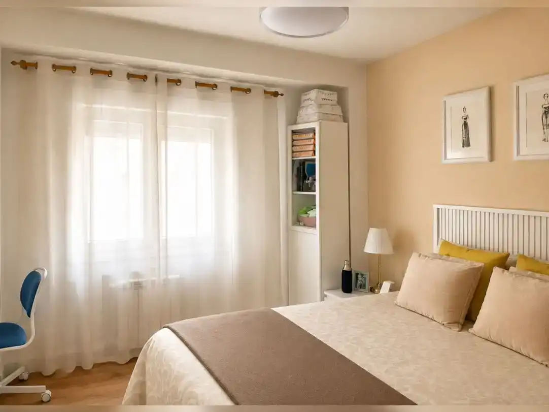 Habitación de Piso en venta en  Madrid Capital con Aire acondicionado, Terraza y Balcón