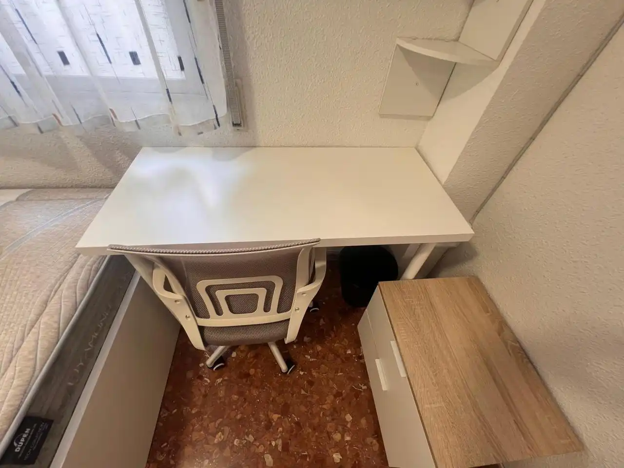 Habitació a calle de Torrevella, La Raïosa