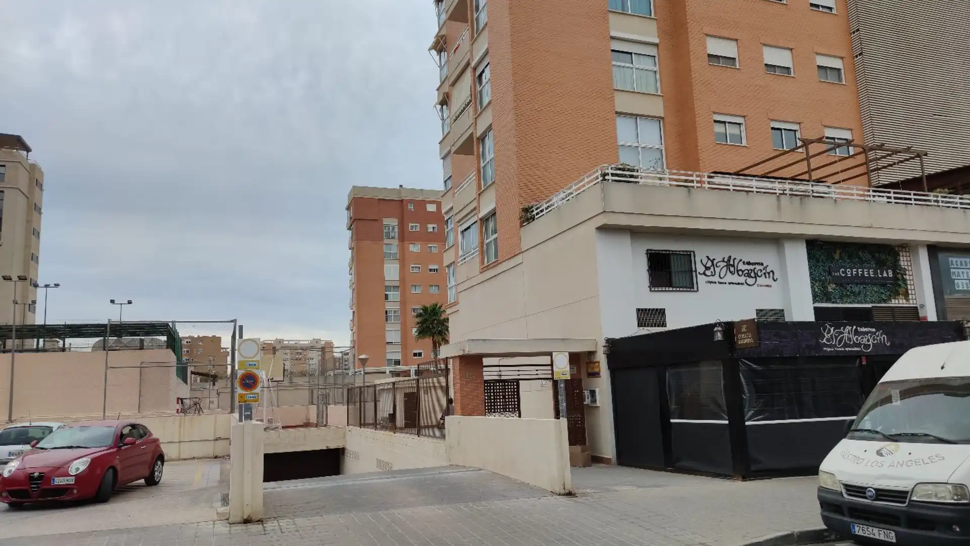Vista exterior de Garaje de alquiler en Alicante / Alacant