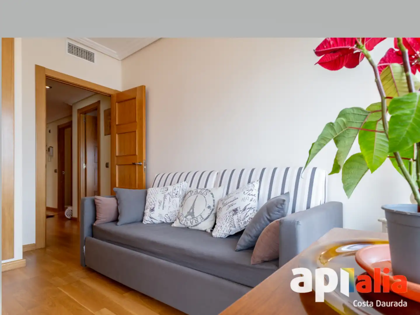 Living room of Flat for sale in Cambrils  with Heating, Parquet flooring and Swimming Pool