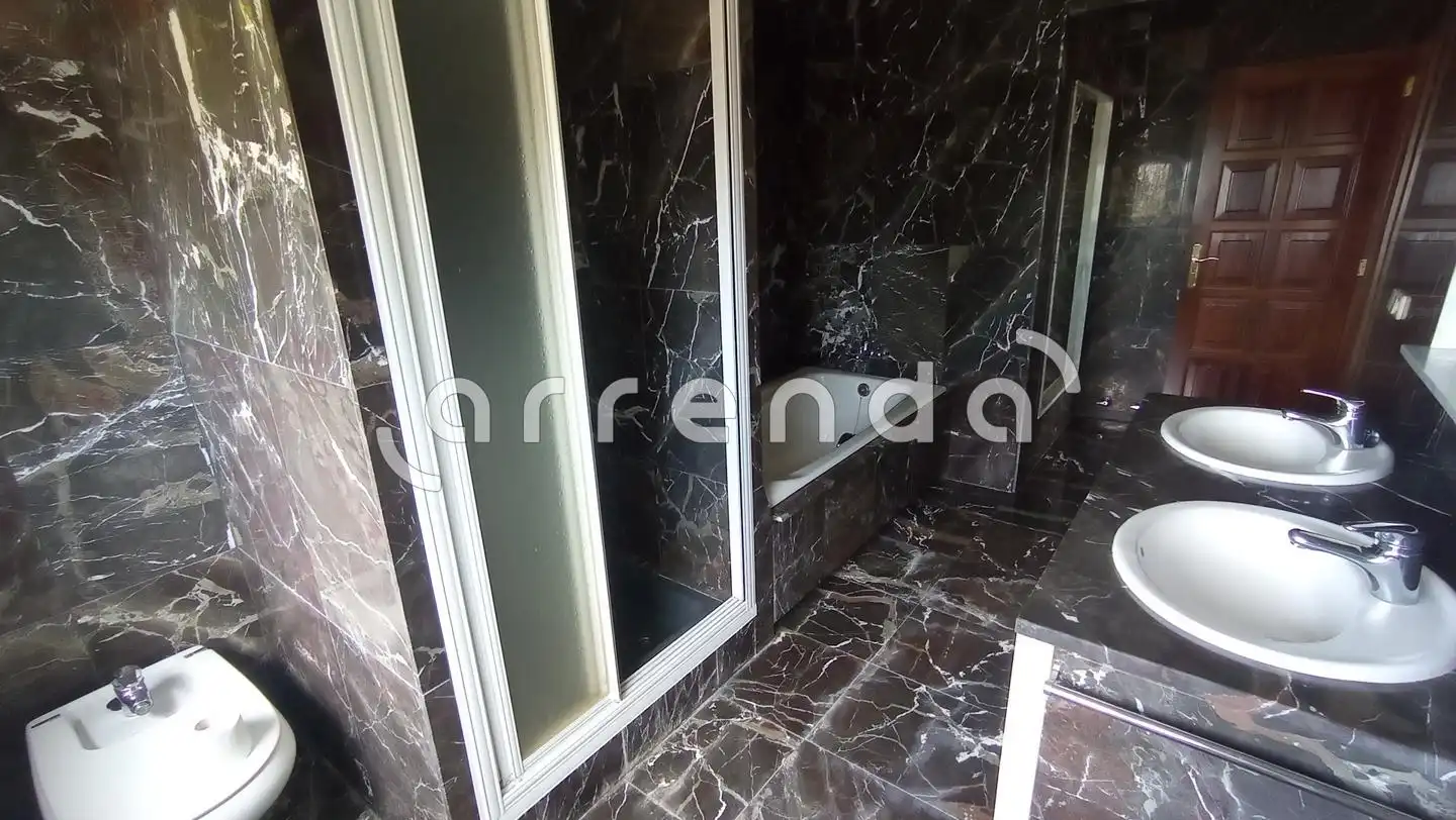 Baño de Casa o chalet en venta en Villalbilla con Calefacción, Jardín privado y Terraza