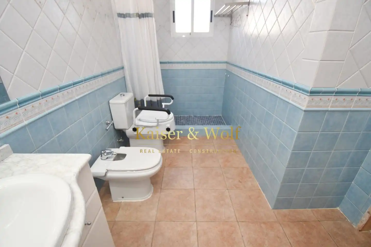 Bany de Casa o xalet en venda en Torrevieja amb Jardí privat, Terrassa i Traster