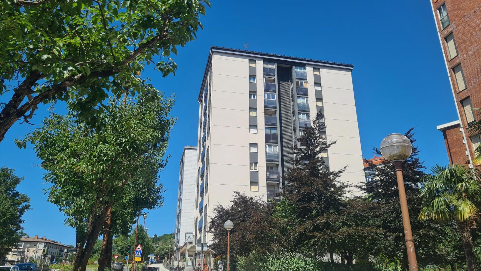 Vista exterior de Pis en venda en Lasarte-Oria amb Terrassa