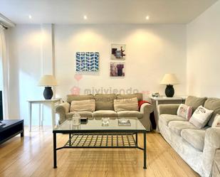 Living room of Flat to rent in  Madrid Capital  with Air Conditioner, Heating and Terrace