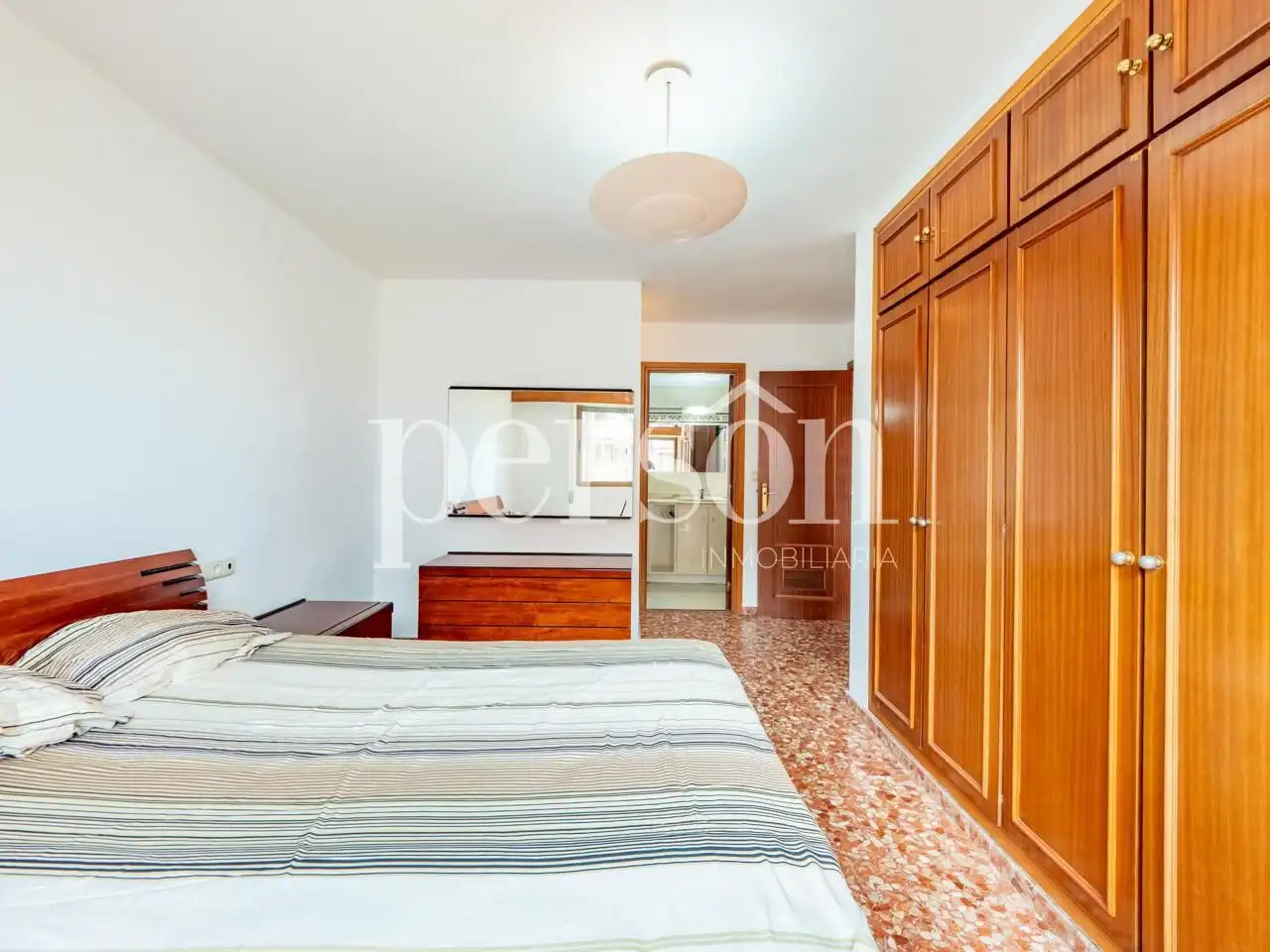 Habitación de Piso de alquiler en Valencia con Aire acondicionado, Parquet y Amueblado