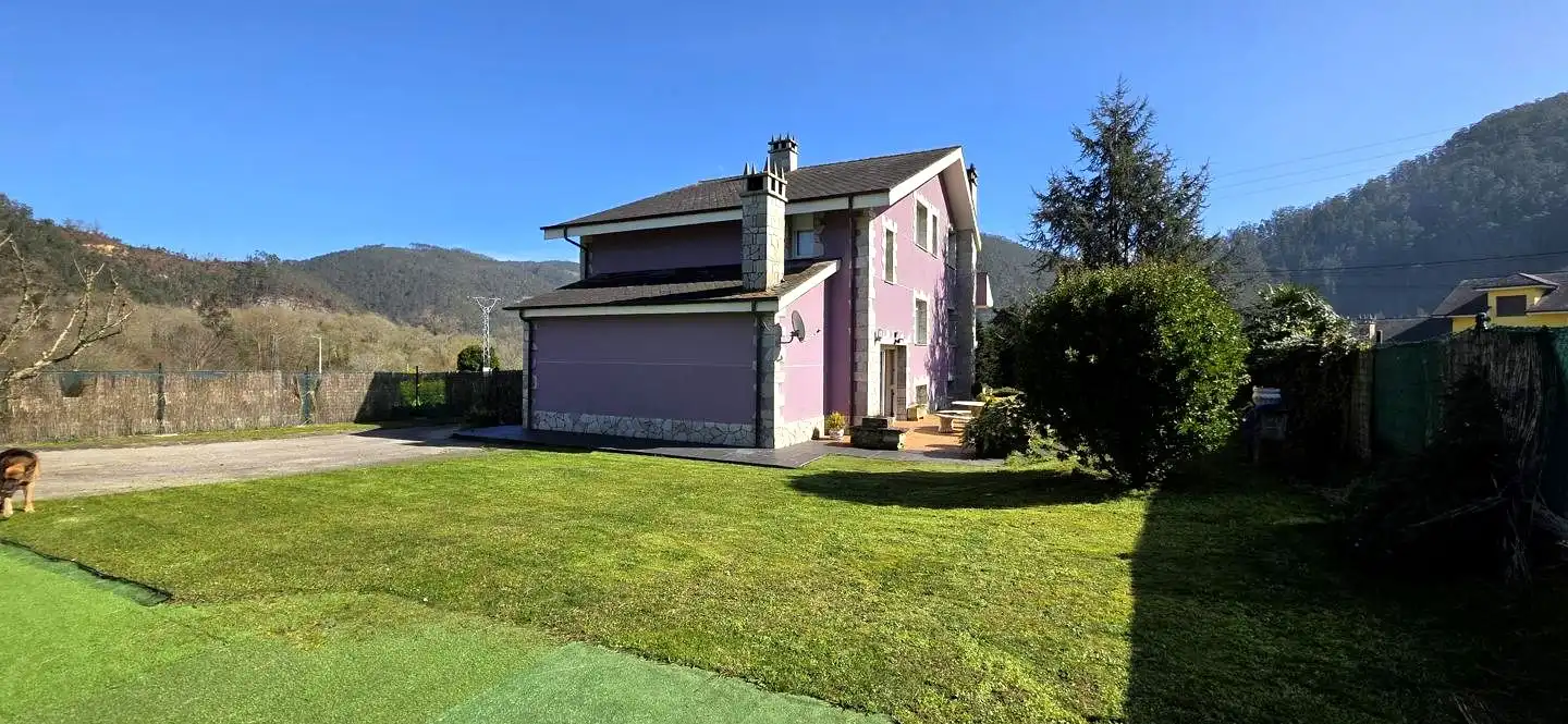 Exterior view of Houses for sale in Valdés - Luarca  with Heating, Private garden and Parquet flooring