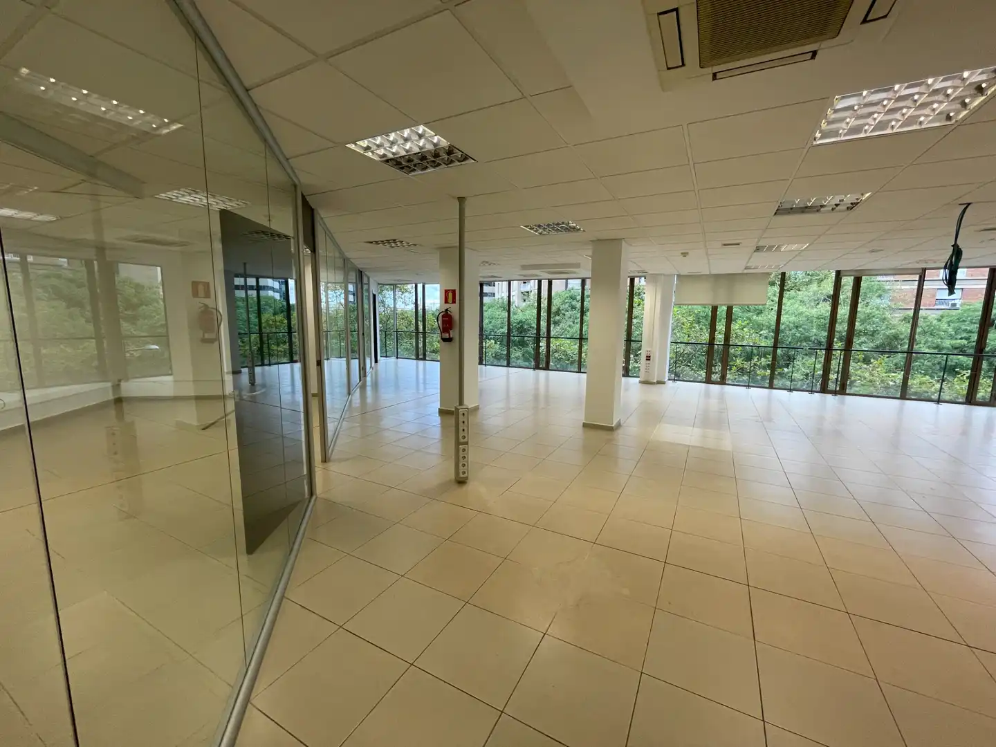 Office for rent in Barcelona  with Air Conditioner