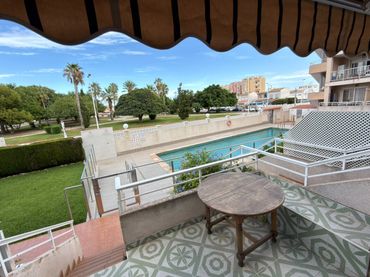 Bungalow amb piscina en venda a Calle Hierro
