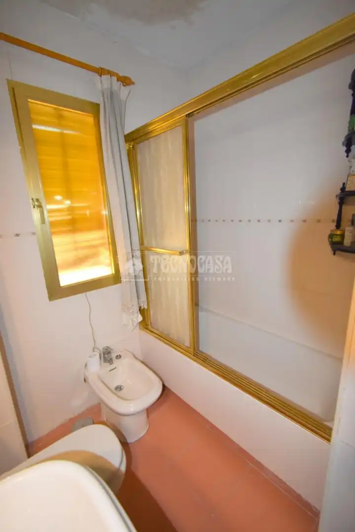 Baño de Piso en venta en Madrid con Calefacción, Parquet y Terraza