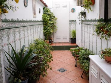 Casa aparellada amb balcó en venda a Baena