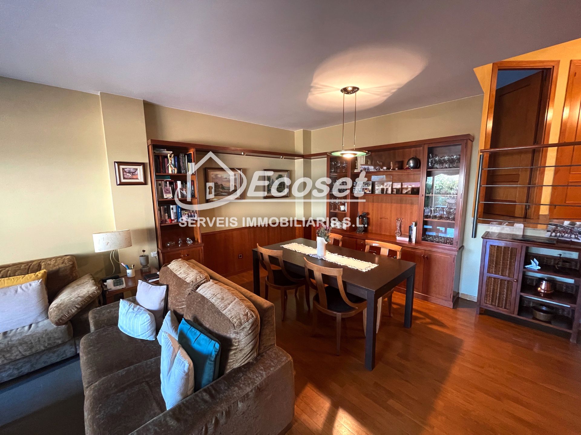 Menjador de Casa adosada en venda en Vallirana amb Aire condicionat, Calefacció i Terrassa