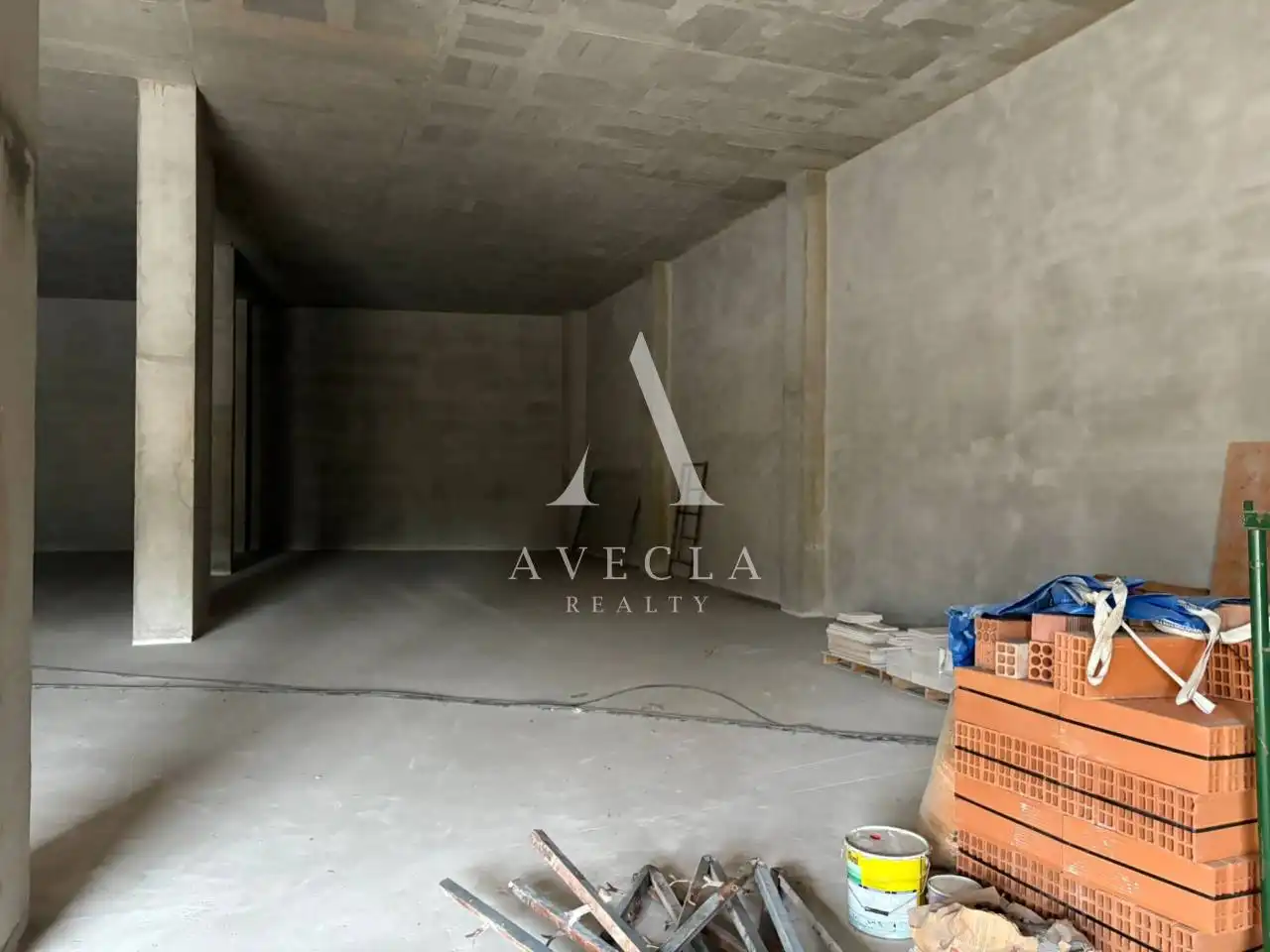 Industrial building to rent in Calle Can Roses 2, imagen 3