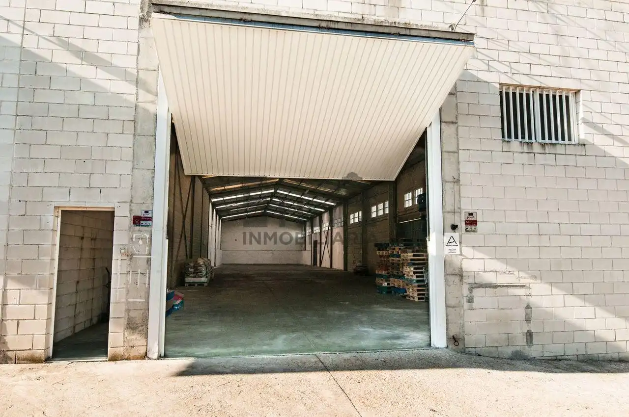 Fabrikhallen zur Miete in Ourense Capital 