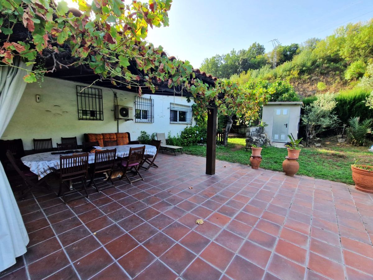 Jardí de Casa o xalet en venda en Casas del Castañar amb Aire condicionat, Calefacció i Traster